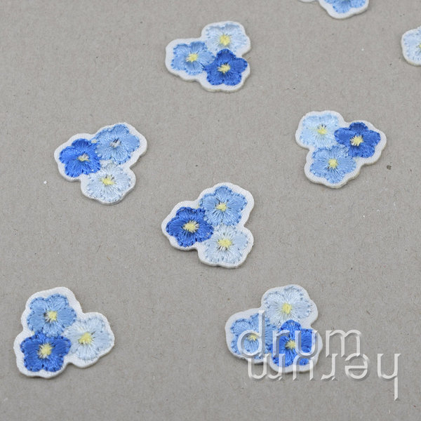 Blumen Patches zum Aufbügeln 2 x 2 cm blau (10 Stück)